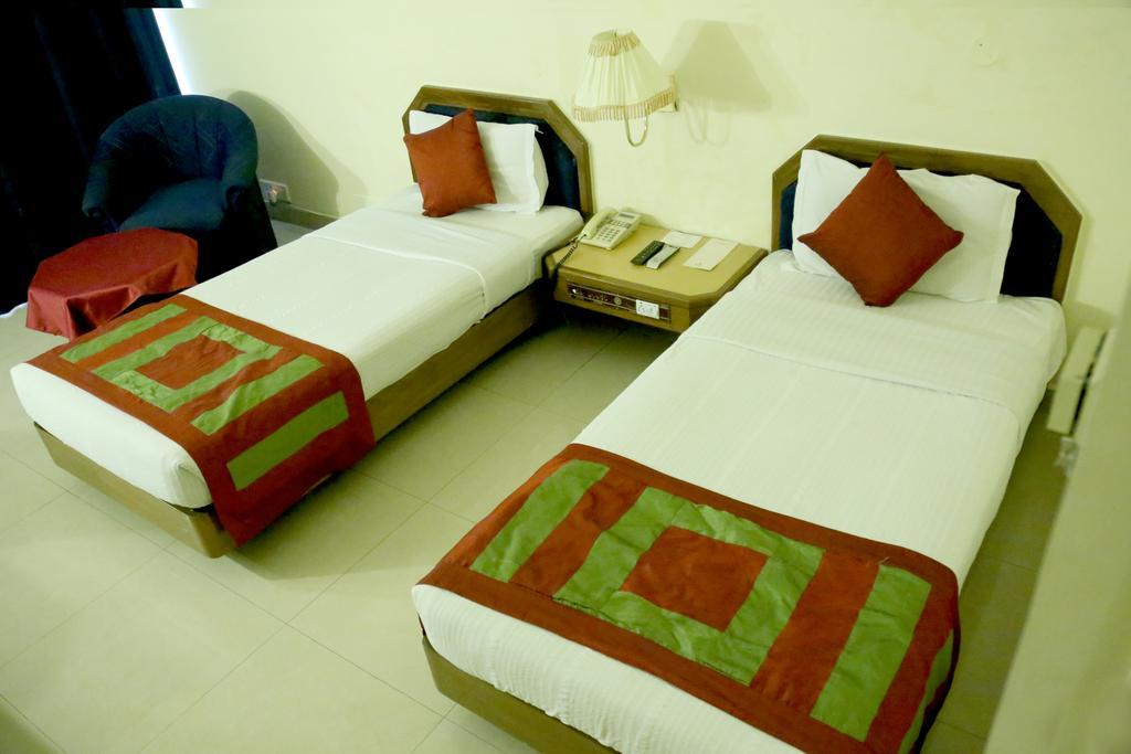 Hotel President Zirakpur Экстерьер фото